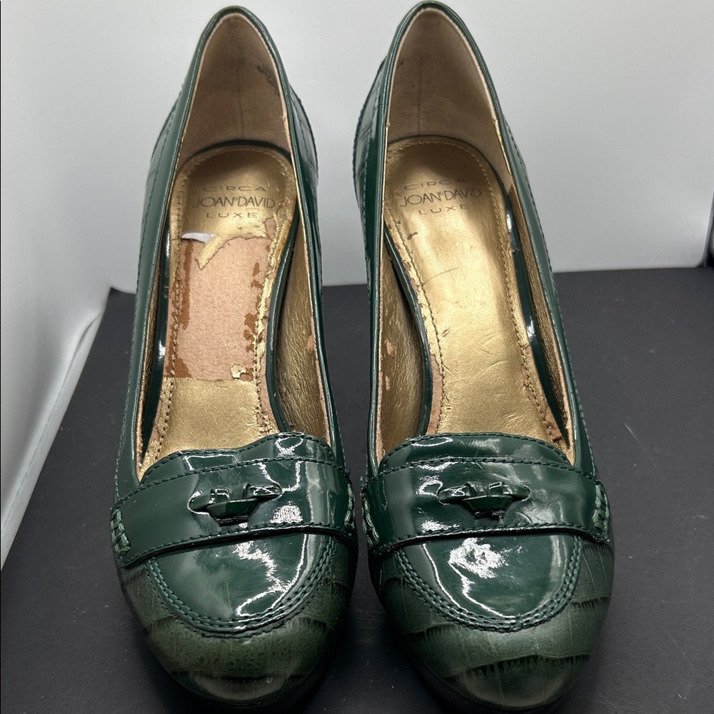 Elegant Green Patent Leather Heels